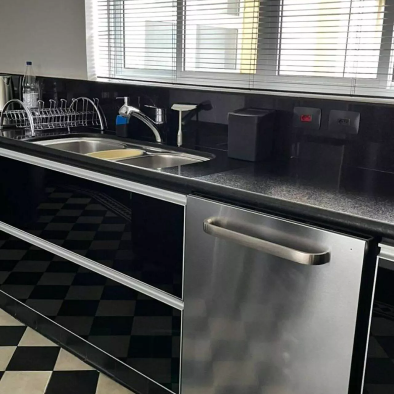 Apartamento mobiliado com 2 quartos, 185 m², à venda por R$ 1.950.000