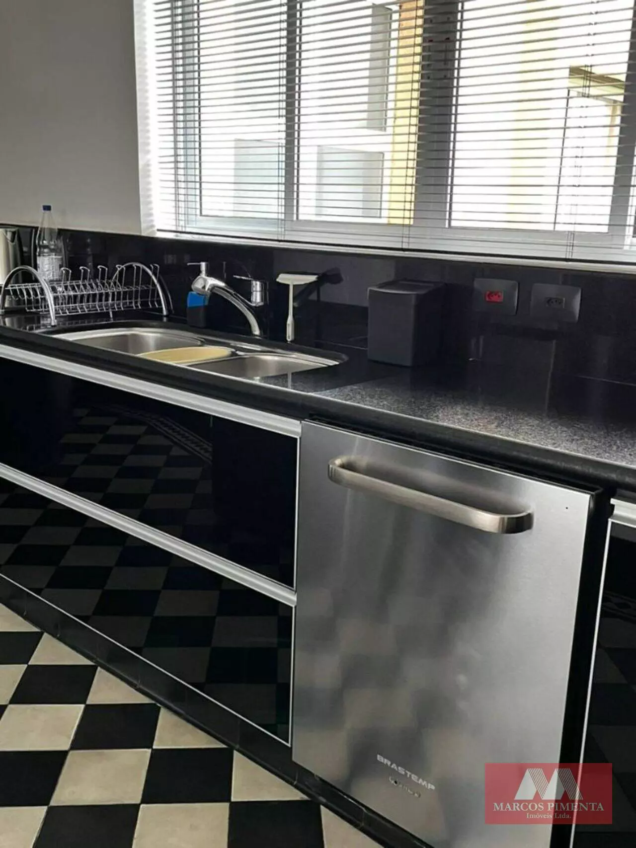 76d76c144341cc582a89cd8c Apartamento mobiliado com 2 quartos, 185 m², à venda por R$ 1.950.000