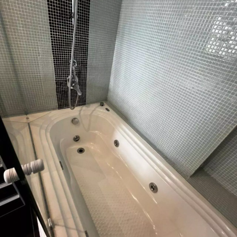 Apartamento mobiliado com 2 quartos, 185 m², à venda por R$ 1.950.000