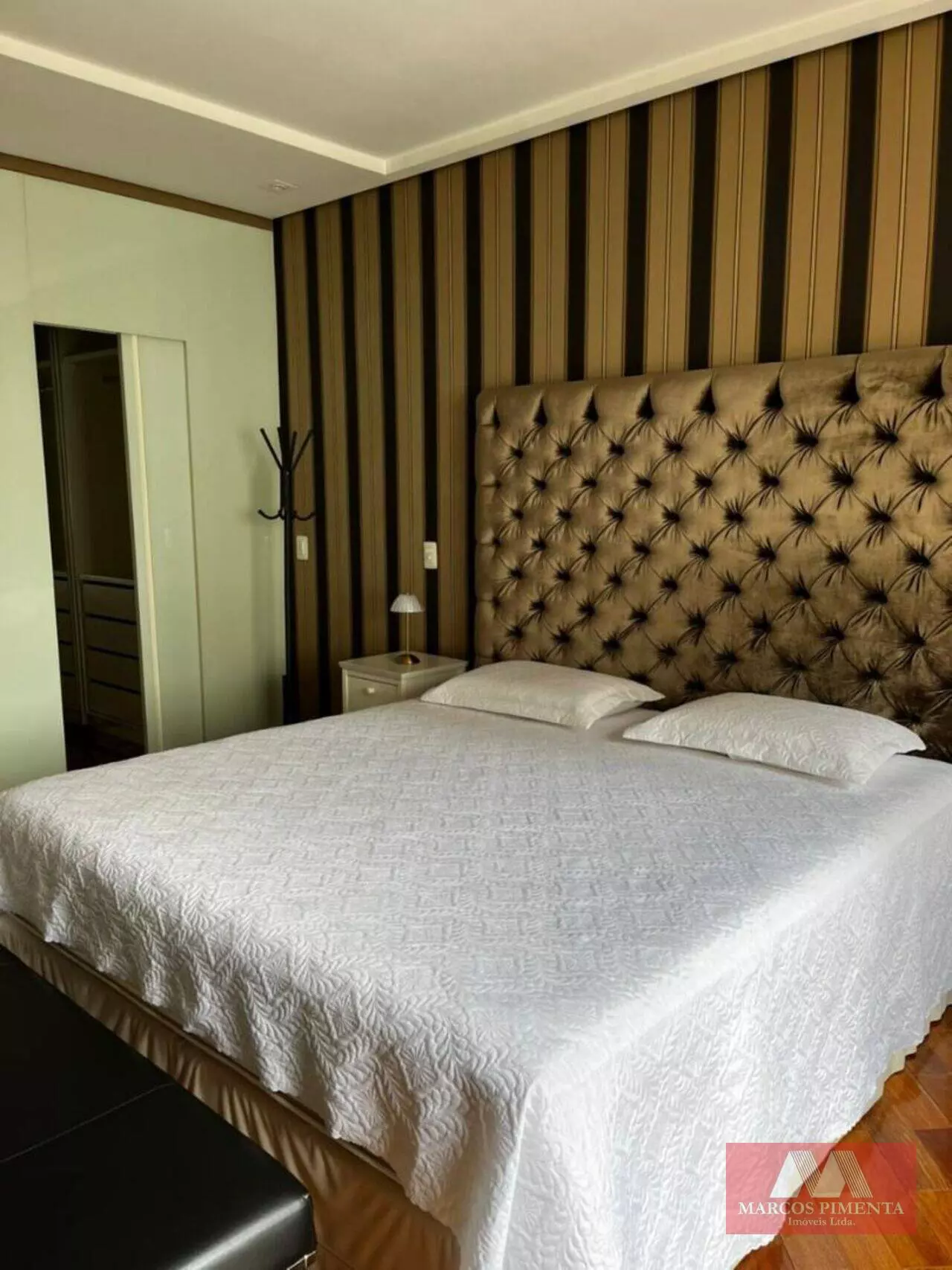86e204e0ea05226409aaea93 Apartamento mobiliado com 2 quartos, 185 m², à venda por R$ 1.950.000