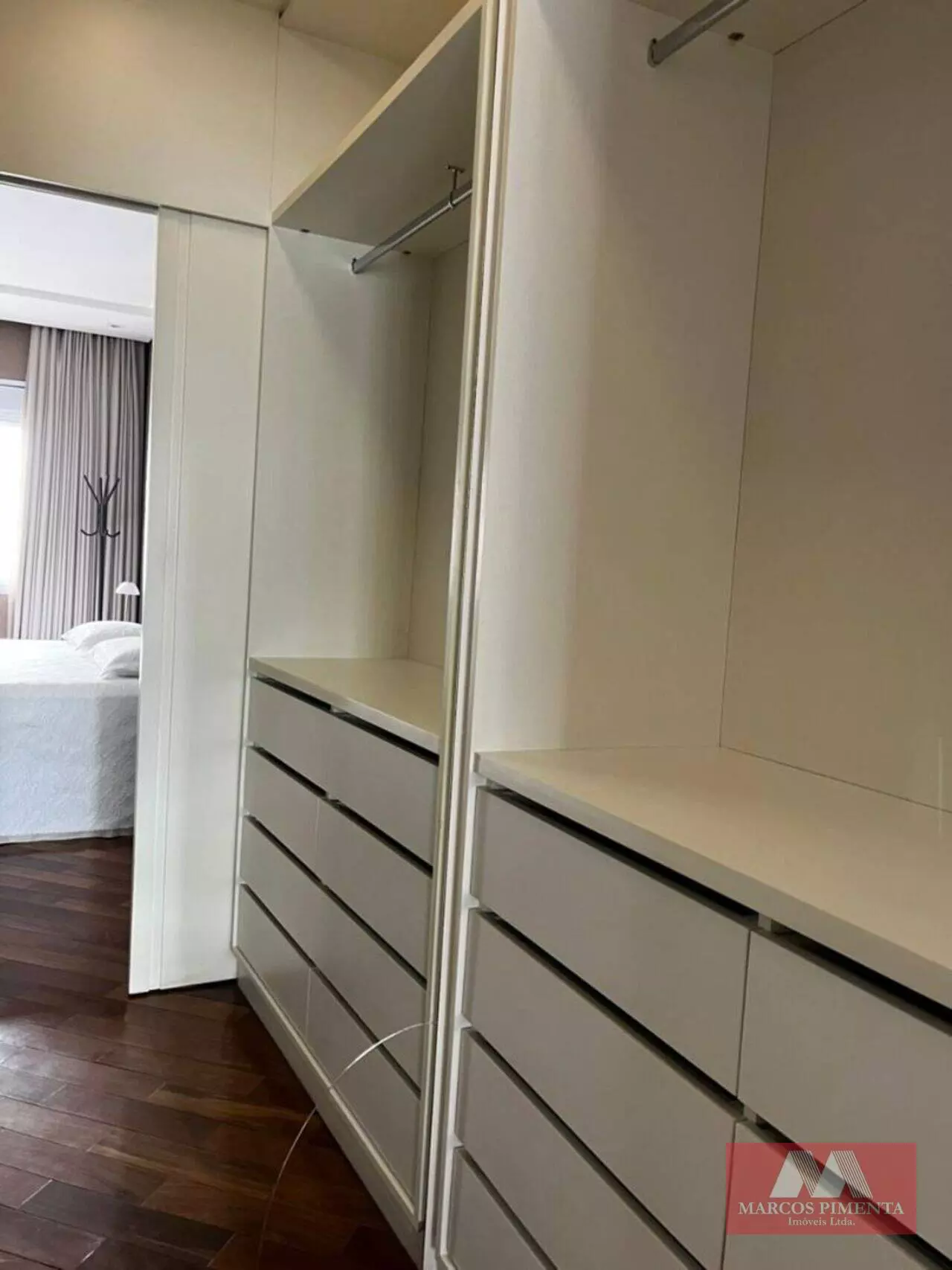 9564403966ab9bc703d0d060 Apartamento mobiliado com 2 quartos, 185 m², à venda por R$ 1.950.000