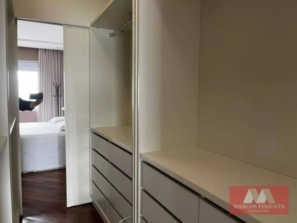 Apartamento mobiliado com 2 quartos, 185 m², à venda por R$ 1.950.000