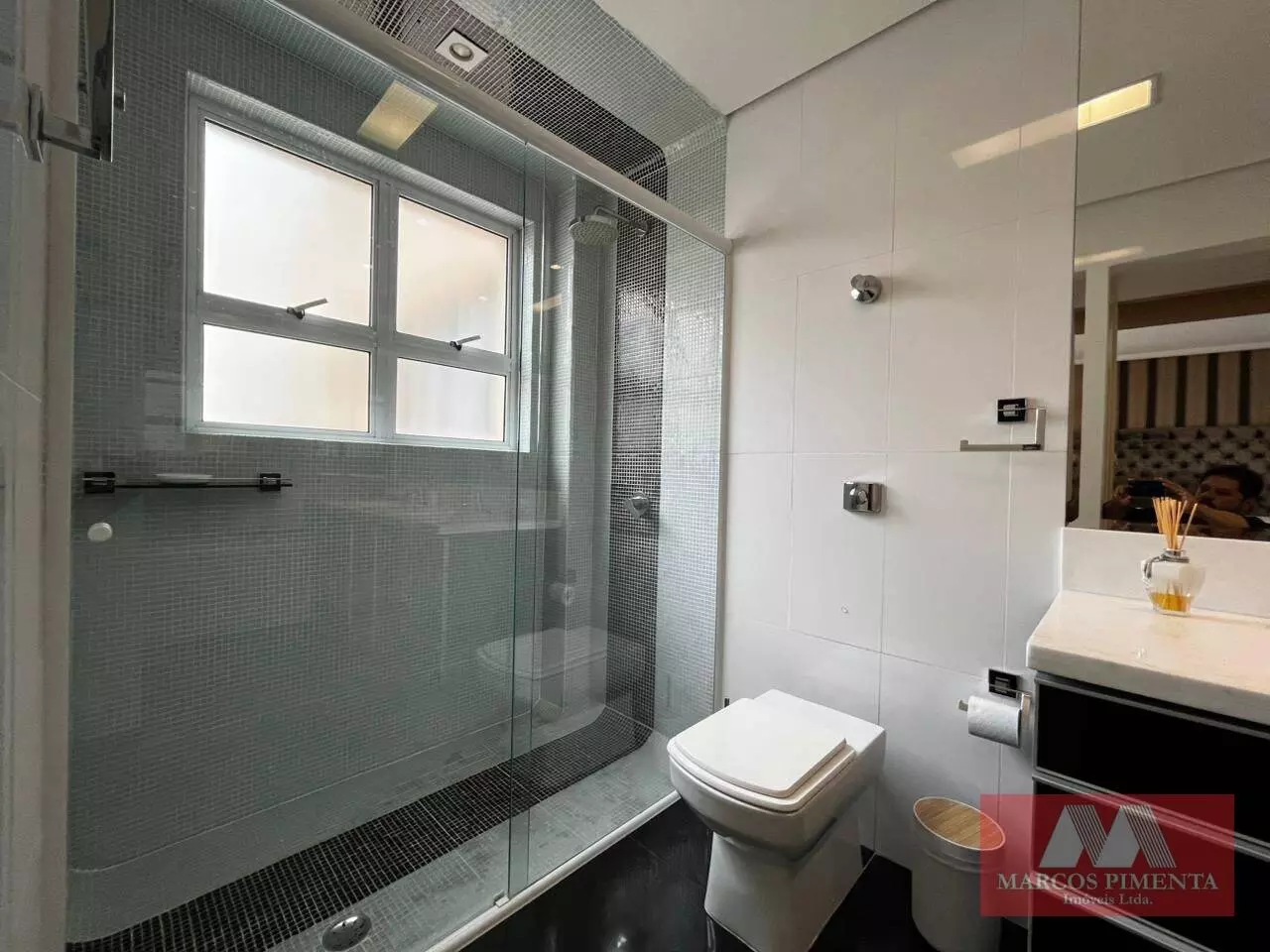 d2f07ab11216d8a0ad1475b9 Apartamento mobiliado com 2 quartos, 185 m², à venda por R$ 1.950.000